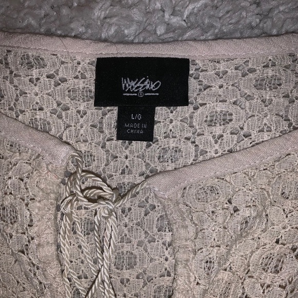 🎃Mossimo Women’s Cream Blouse - Picture 3 of 5